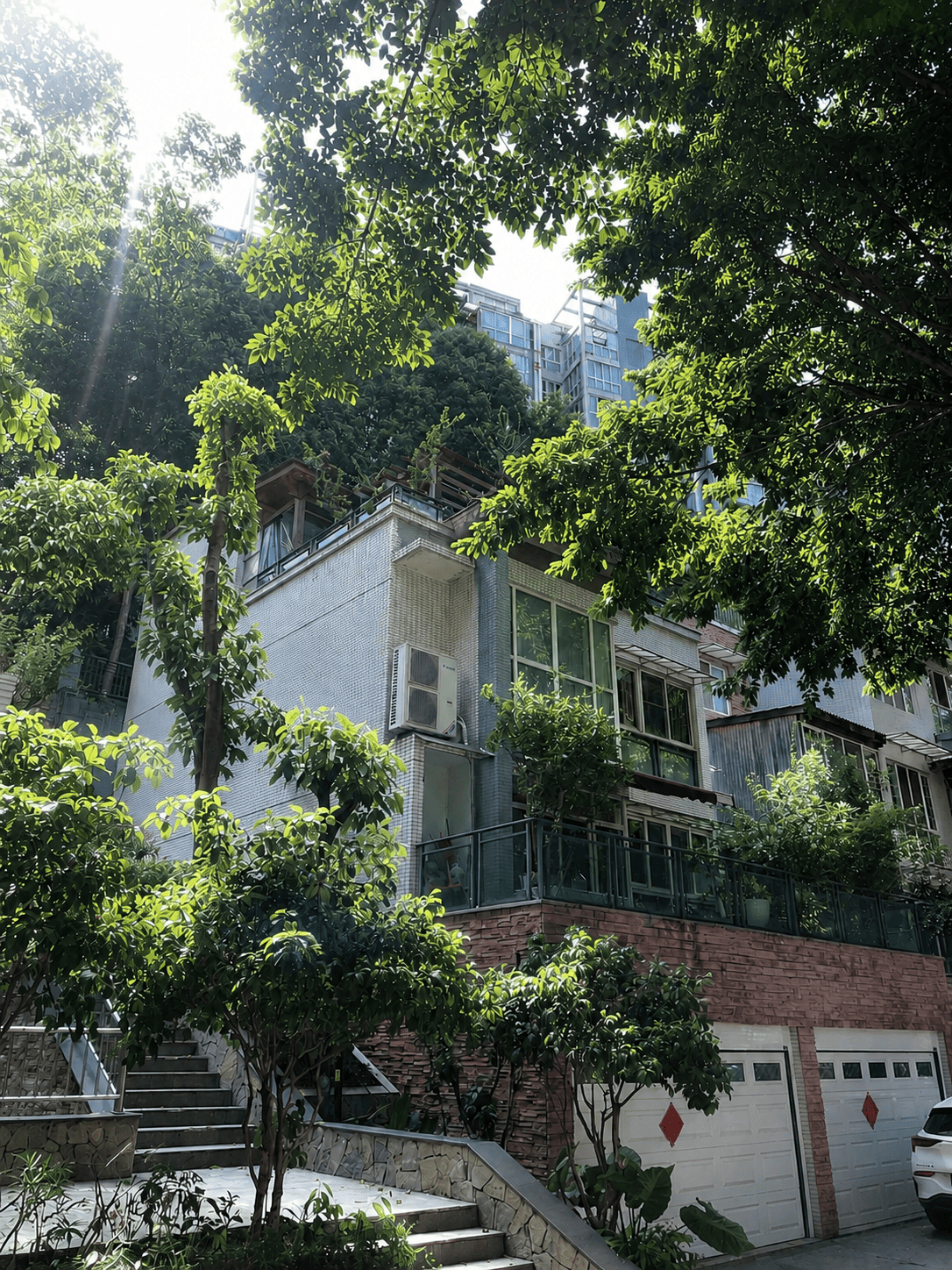 定安岛居岁月从容升级：小小岛老别墅加装蒂升悦行款电梯